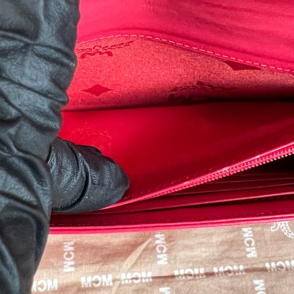 MCM Pink Envelope 2-Way Crossbody/Clutch W/COA (A406) - Picture 9 of 17